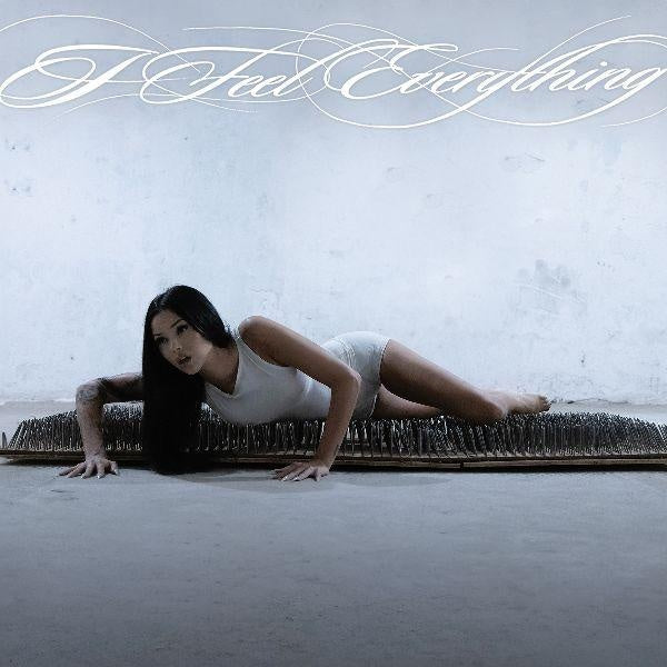 I feel everything - Front Cover