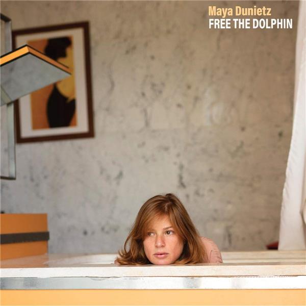 Free the dolphin - Front Cover