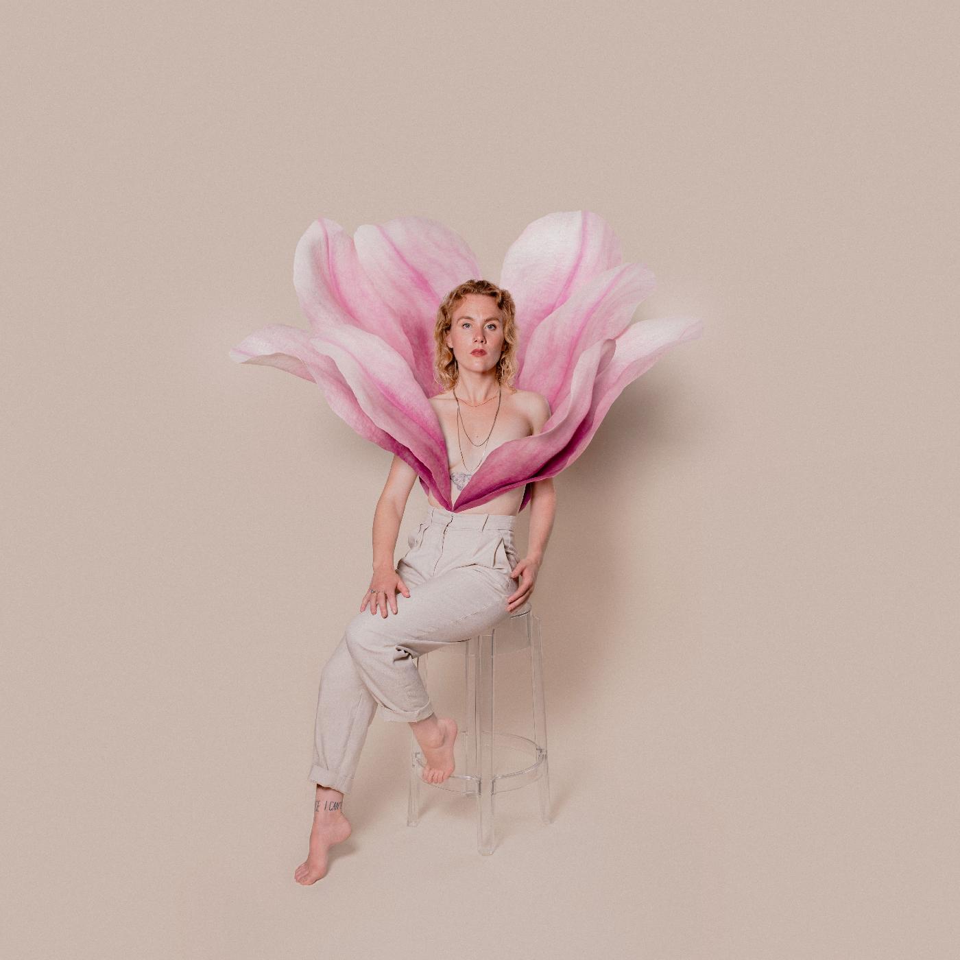 MAGANOLA/VINYLE ROUGE - Front Cover