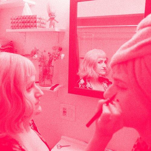 How To Kiss - Front Cover