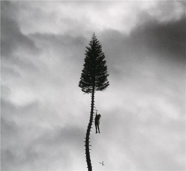 A black mile to the surface - Front Cover