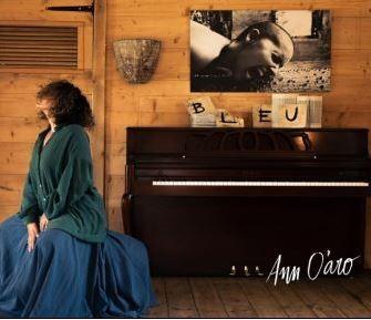 Bleu - Front Cover