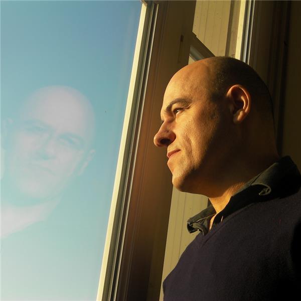 VIE ETRANGE - Front Cover