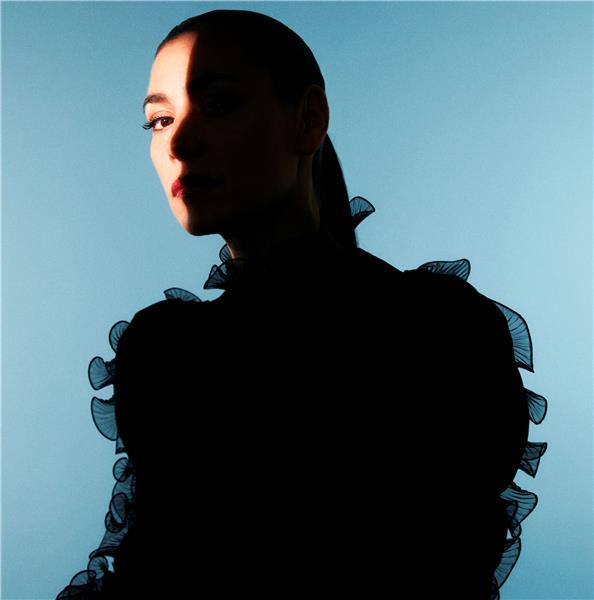 LA RÉPLIQUE - Front Cover