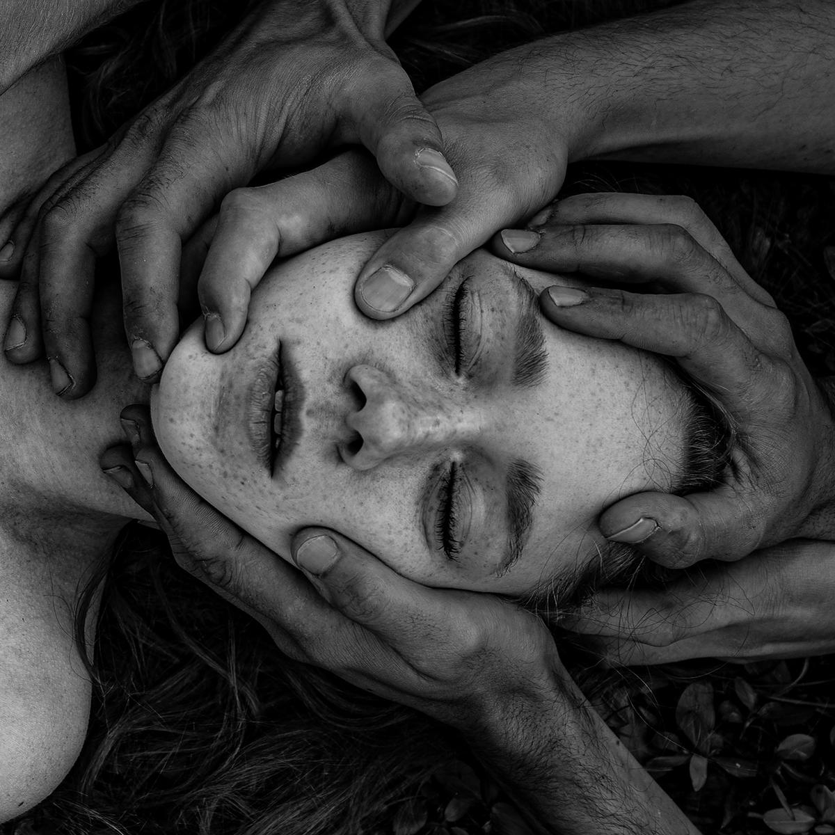 ASSASSINE(S) - Front Cover