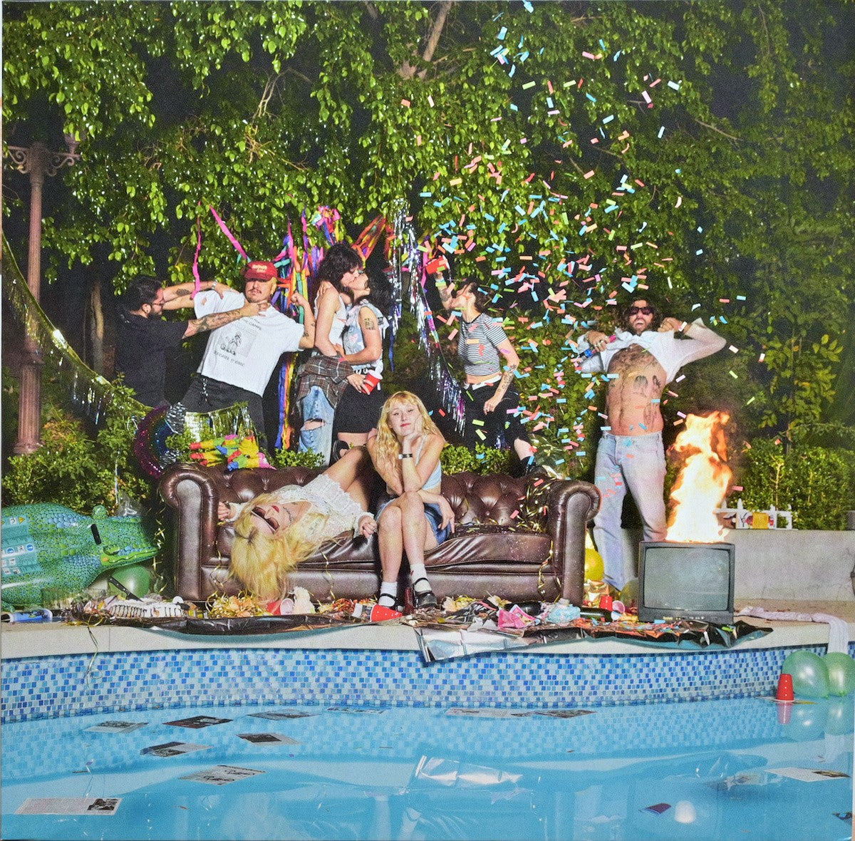 Lambrini Girls - Who Let The Dogs Out