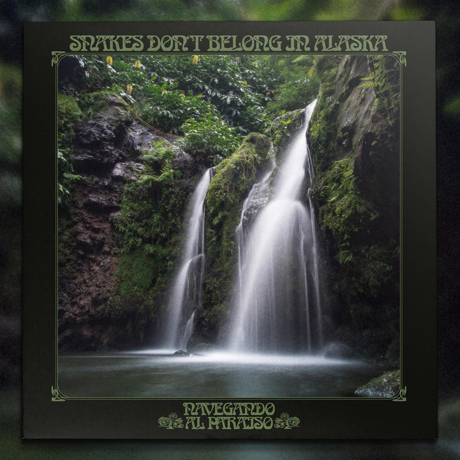 Navegando Al Paraiso - Front Cover