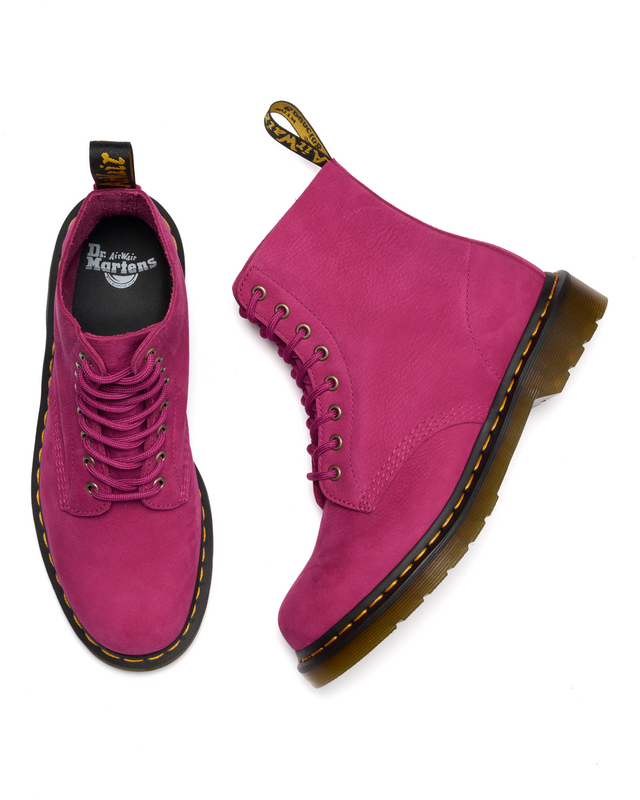 Bottes de motard  de Dr. Martens - 1460 8 Eye Boot  - Fuchsia Pink Milled Nubuckk MB - EU36 - pour Femme - rose - Dr. Martens - View 2