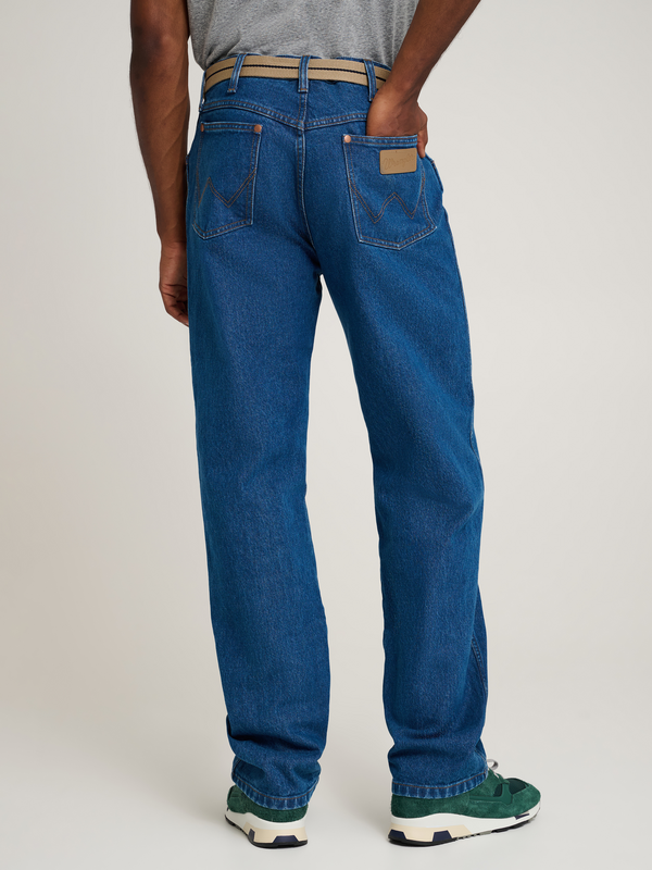 Jean  de Wrangler - Stranger Things 13MWZ Wrangler - Bleu - W30L32 à W34L34 - pour Homme - bleu - Wrangler - View 2