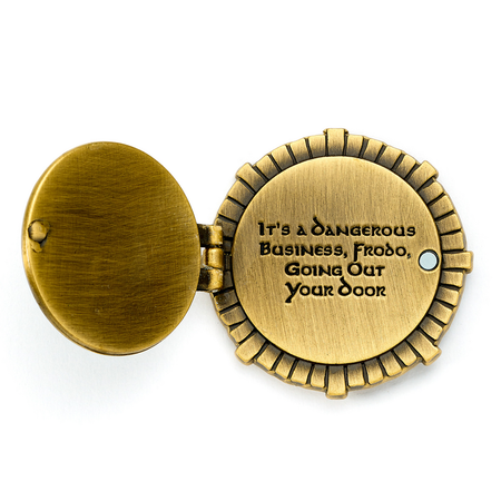 Pin's  de Le Seigneur Des Anneaux - Hobbit Door - pour Indifférent - couleur or - Le Seigneur Des Anneaux - View 2