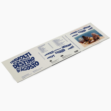 Travolti da un insolito destino nell'azzurro mare d'agosto - Front Cover