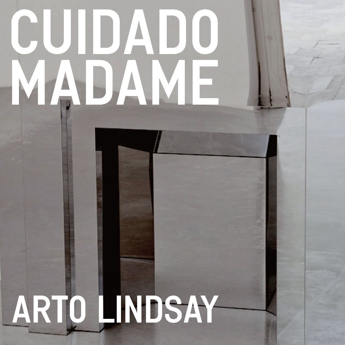 Cuidado Madame - Front Cover