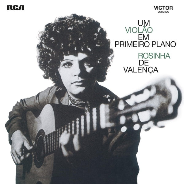 Um Violao Em Primeiro Plano - Front Cover