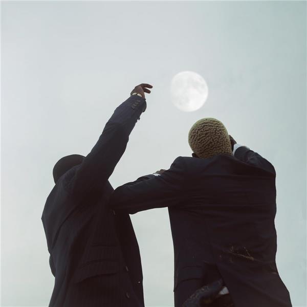 WHEN THE DUST SETTLES - Front Cover