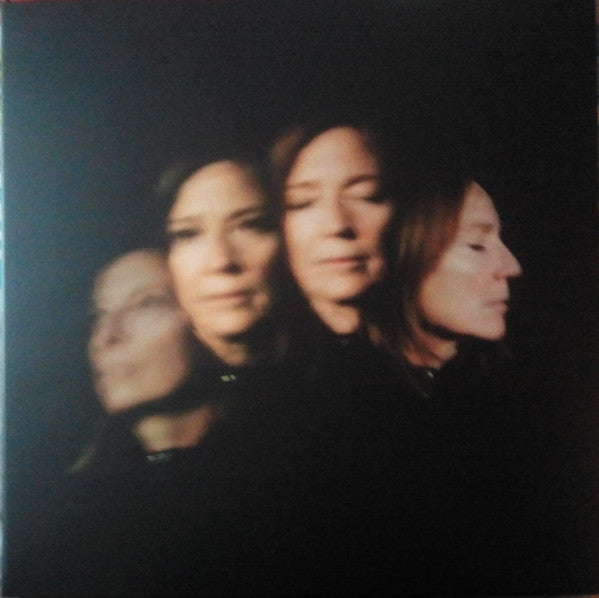 Lives Outgrown Édition Deluxe Exclusivité Fnac - Front Cover