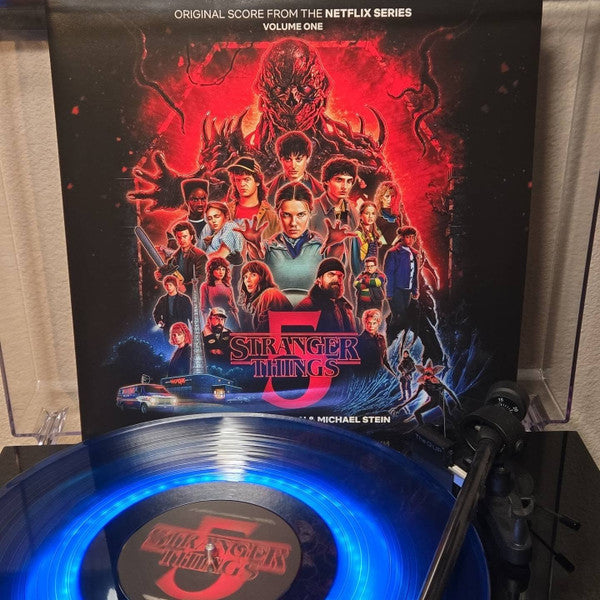 Stranger Things 5 Volume One Original Soundtrack Vinyle Bleu - Front Cover